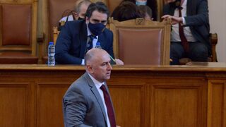 Близо 13 часа отне на депутатите гласуването на член 1 от проектозакона за бюджета