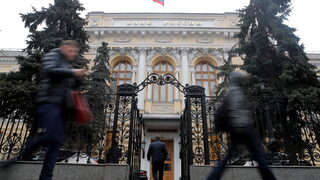 Западните санкции срещу банките едва засягат "Крепостта Русия"