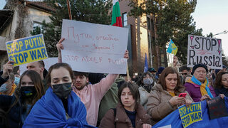 На протеста пред руското посолство: Киев покръсти Русия, Киев ще я опее