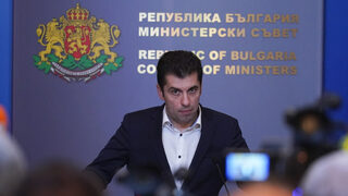 Промяна в последната секунда: посланикът в НАТО е новото предложение за министър на отбраната