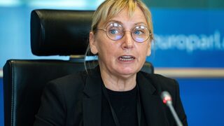 Евродепутатите от БСП не са гласували за военна помощ за Украйна