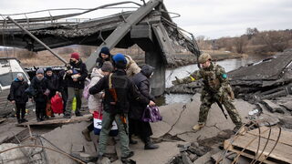 Фотогалерия: Евакуират хората от <span class="highlight">Ирпин</span>