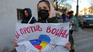 Западът не може да обърне гръб на обикновените руснаци
