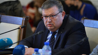 Парламентът не прие доклада за дейността <span class="highlight">на</span> антикорупционната <span class="highlight">комисия</span> през 2021 г.