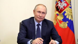 Предозиране: Според Путин Западът постъпва с Русия като с <span class="highlight">Джоан</span> <span class="highlight">Роулинг</span>