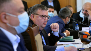 Цацаров стана началник в прокуратурата, ще помага в Хага за разследването на войната в Украйна