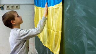 Войната, ден 40: Германия и Франция гонят 75 руски дипломати, Москва съди свои за санкциите