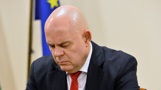 Въпросите, на които главният прокурор не отговаря