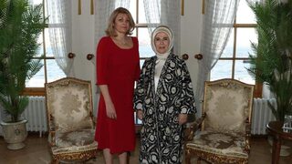 Снимка на деня: <span class="highlight">Десислава</span> <span class="highlight">Радева</span> се срещна със съпругата на Ердоган