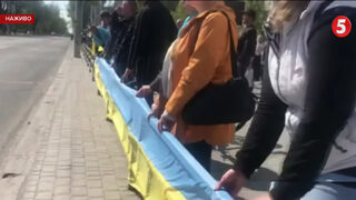 Русия въвежда рублата <span class="highlight">в</span> Херсон и изключва той да се върне на Украйна