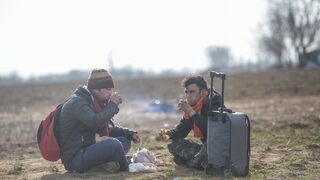И бежанците от Афганистан и Сирия се увеличават