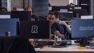<span class="highlight">Revolut</span> става банка