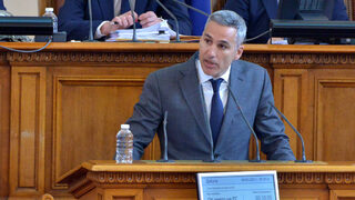 Парламентът даде мандат на правителството за военно-техническа помощ за Украйна