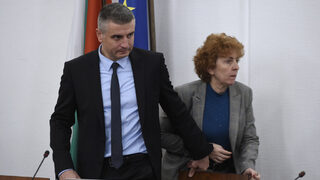 България ще наложи вето на ембаргото за руски петрол, ако не получи двугодишна отсрочка (допълнена)