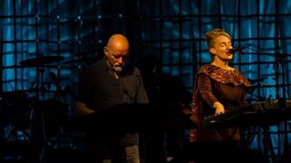 Dead Can Dаnce обещават нови аранжименти и визуални ефекти на концерта си в София
