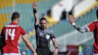ЦСКА настоя за смяна на съдията на финала за купата