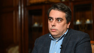 Асен Василев: Новият антикризисен пакет ще омекоти удара от инфлацията върху най-бедните