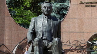 Назарбаев загуби привилегиите си в Казахстан след референдум