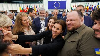 Украйна заяви, че очаква покана за членство в ЕС на 24 юни