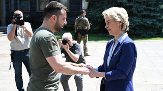 Как Украйна, Молдова и Грузия се оказаха пред портите на ЕС