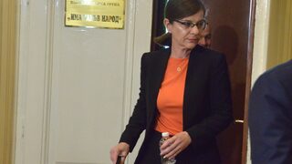 Изслушване на министъра на външните работи за Северна Македония предизвика хаос в парламента