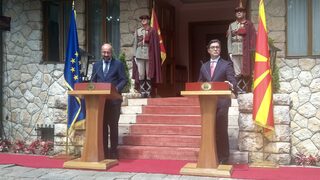 "Без повече условия": Пендаровски иска гаранции от България, за Османи сделката зависи от Франция
