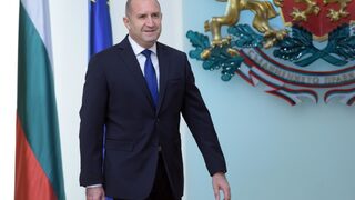 За Радев е рано да мисли на кого би връчил мандат да състави правителство