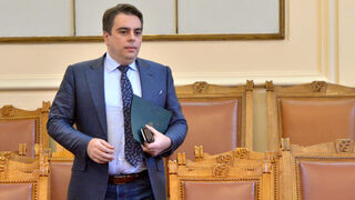 Асен Василев: Отстъпката, с която Русия продава петрол, се вижда в цените тук
