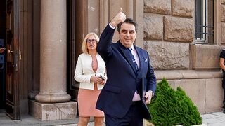 "Продължаваме промяната" ще пробва да остане на власт с нов премиер и програмно правителство