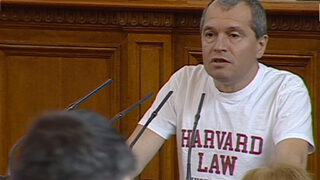 Предозиране: В дрескод "а ла Беновска" Тошко Йорданов иронизира Лена Бориславова