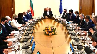 Премиерът Гълъб Донев разпредели ресорите на четиримата вицепремиери