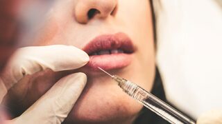 Едва 35% от българите смятат, че естетическите корекции правят жените по-красиви