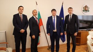 Властта започна разговори с "Лукойл България" за намаляване цените на горивата
