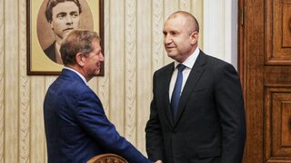 Радев защити руските доставки на петрол с предупреждение от обществото <span class="highlight">и</span> искания към журналистите