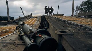 Украйна откри масови погребения край <span class="highlight">Изюм</span> след изтеглянето на Русия