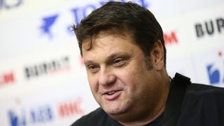 Трима българи, едно "Ферари" и <span class="highlight">финландец</span>: кои са вариантите за волейболен селекционер