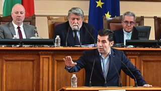 "Продължаваме промяната" се оплака от среднощни манипулации в парламентарните комисии