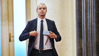 "Възраждане" и БСП твърдят, че има доклад на БНБ срещу въвеждане на еврото