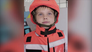<span class="highlight">Бронежилетки</span> и каски за деца: Войната в Украйна води до нуждата от производството им