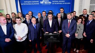 "Продължаваме промяната" и "Демократична България" бойкотират парламента до гласуването на Изборния кодекс (обновена)
