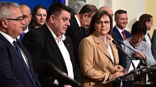 Нинова контраатакува "Демократична България" и "Продължаваме промяната" с теза на ГЕРБ