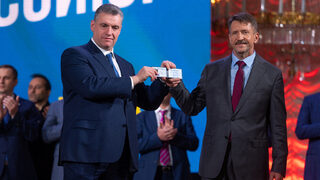 Освободеният <span class="highlight">оръжеен</span> <span class="highlight">търговец</span> Виктор Бут влезе в партията на Жириновски