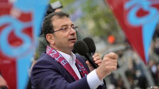 "Идиот": защо осъдиха кмета на Истанбул