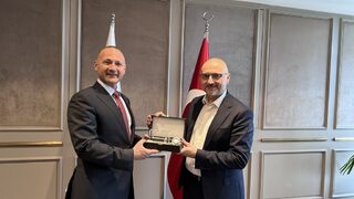 Двама служебни министри отчетоха успешни <span class="highlight">преговори</span> в Турция