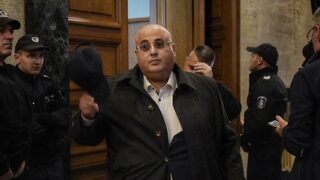 След като не беше уволнен дицсиплинарно, прокурор беше повишен без дебат и обсъждане