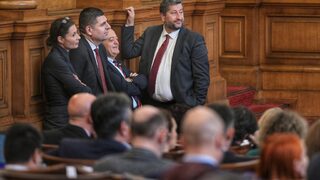 Парламентът одобри закон, с който държавата може да поеме контрол над "Лукойл"