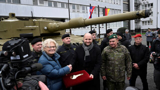 Германска компания попари надеждите на Украйна за бърза доставка на танкове