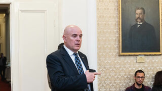 Гешев: Разследванията за къщата в Барселона и кюлчетата ще приключат до месец и нещо