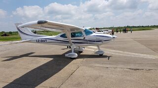 "Извънземни в с. Щръклево" – летището в Русе от летящите чинии до Airbus и Boeing