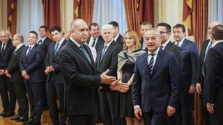 Президентът очаква борба с бедността и престъпността в "политическия Сървайвър" на кабинета